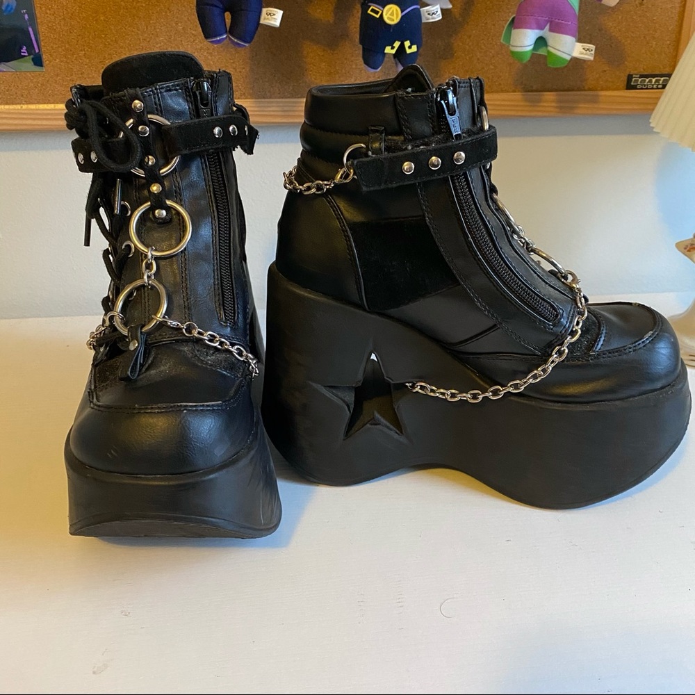 SOLD Demonia Dynamite 101